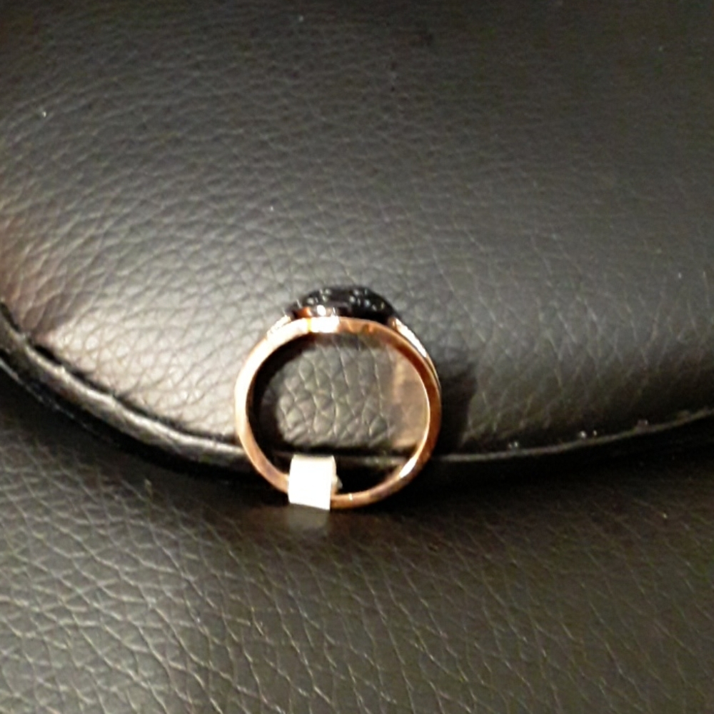 Ring - Picture 3 of 4